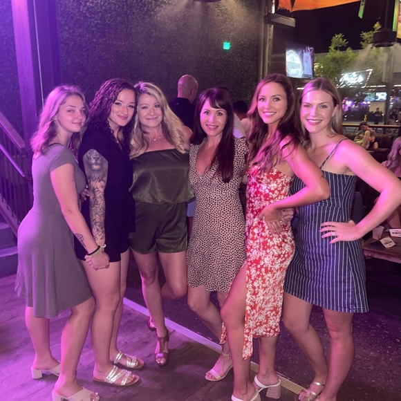 Meet your Posher, Amber - Picture 6 of 8